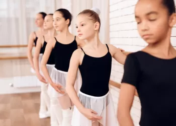 10 Yaş Bale Kursu – Yeteneklerini ve Kendilerini Keşfetsinler!