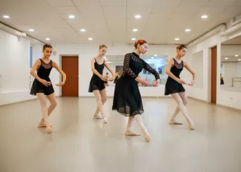 Balede Isınma Hareketleri - Bedeninizi Baleye Nasıl Hazırlarsınız?