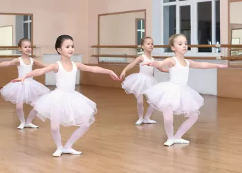 Çocuk Bale Hareketleri - Çocuklarınız Hangi Hareketlerle Bale Öğrenmeye Başlayabilir?